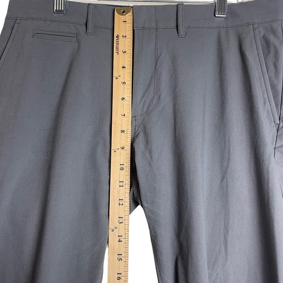 J. CREW Tech Pant Men’s Gray Hiking Pants Size 33x30 Travel Lightweight Camping - Picture 6 of 10